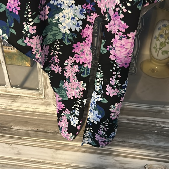 Floral Print Women's Top with Side Tie, Size Medium - Picture 4 of 7